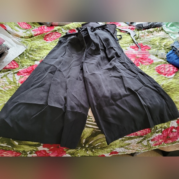 BCBG Max Azria Flowy Cullottes - Picture 8 of 8